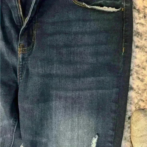 Slightly distressed, dark blue jeans - Picture 3 of 8